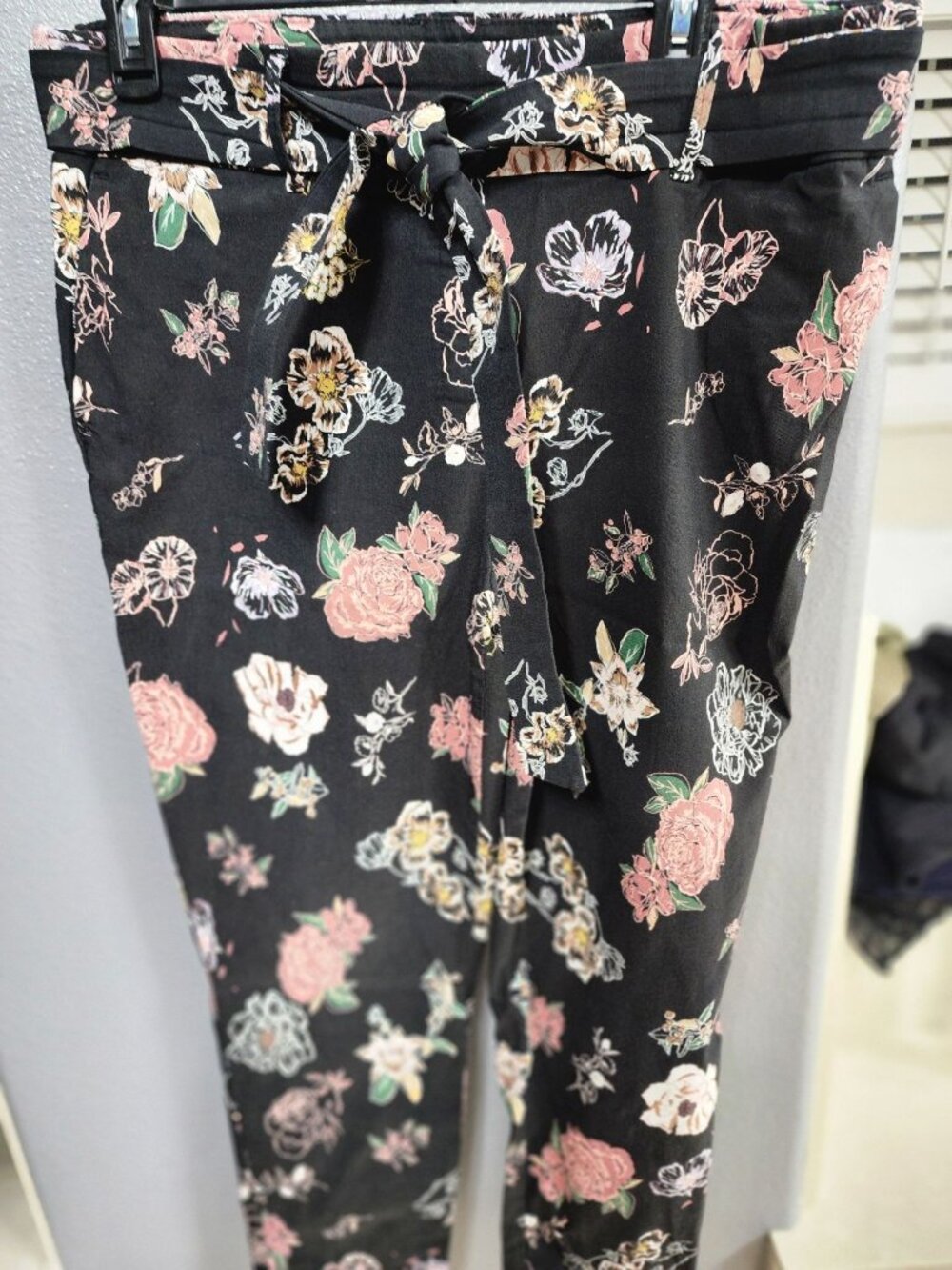 Jules & Leopold Women's Black Floral Tie-Waist Ankle Pants Paperbag Waist Trouse